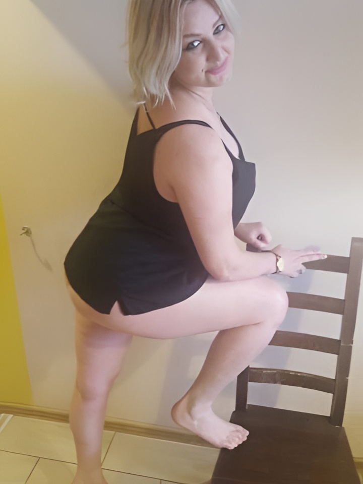 Илона привлекальеная девушка из Великие луки цена от 5000 руб