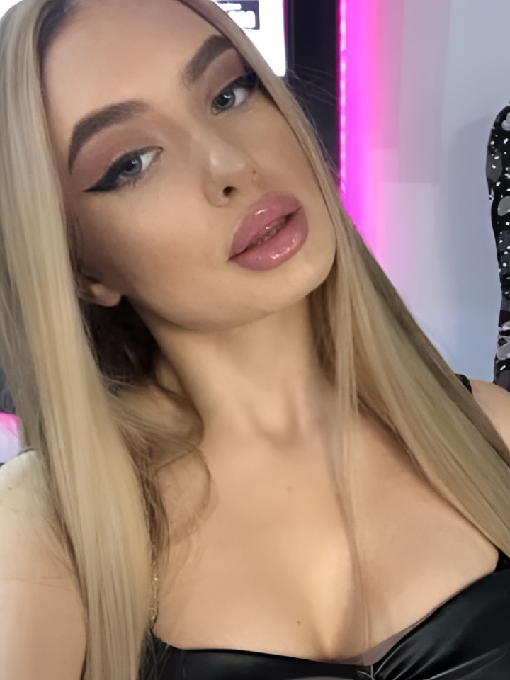 Рената привлекальеная девушка из Великие луки цена от 10000 руб