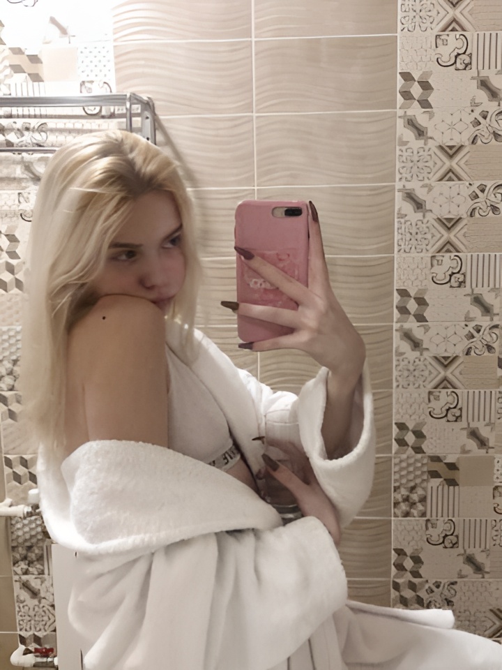 Светлана привлекальеная девушка из Великие луки цена от 2500 руб