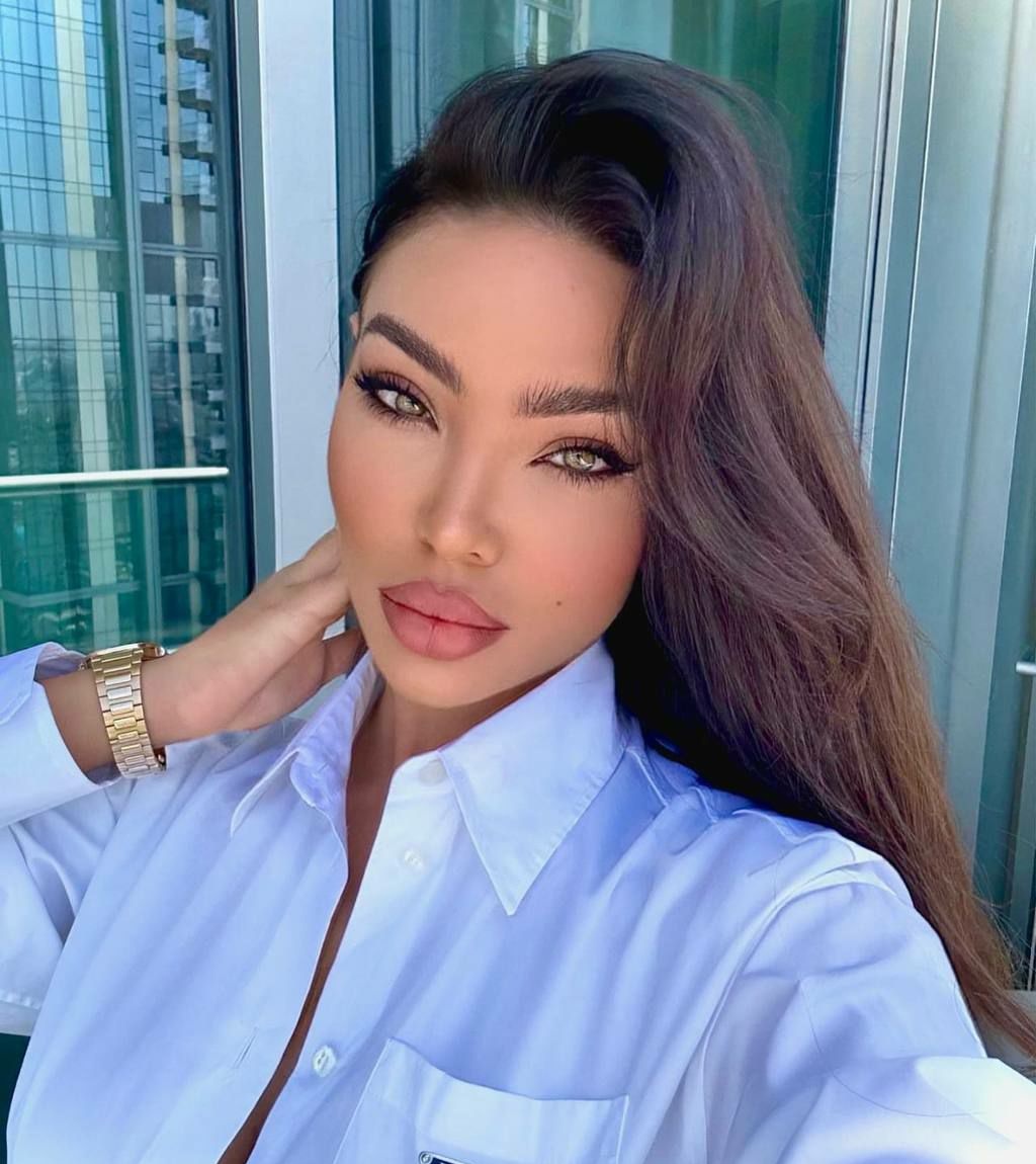 Настя привлекальеная девушка из Великие луки цена от 4000 руб