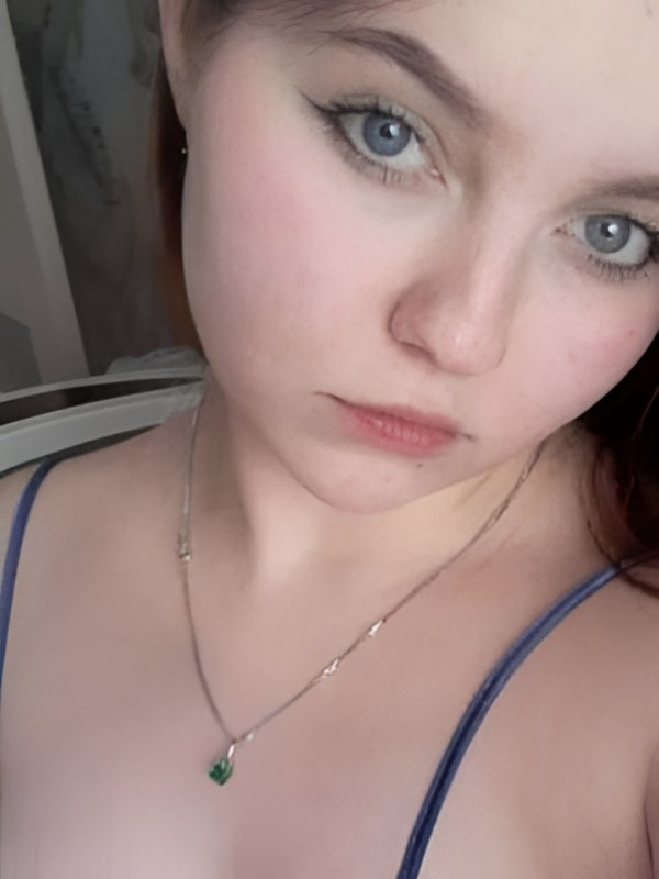 Алина привлекательная девушка из Великие луки цена от 1500 руб