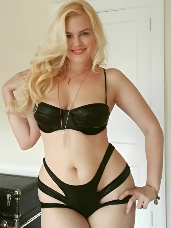 Ангелина привлекательная девушка из Великие луки цена от 1500 руб