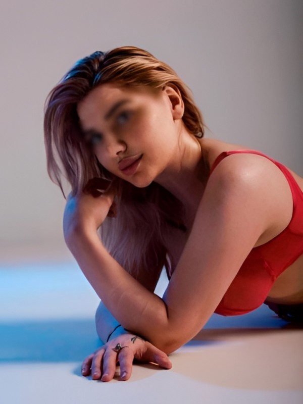 Наташа привлекательная девушка из Великие луки цена от 4000 руб